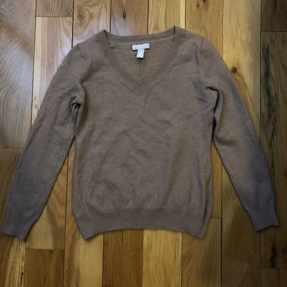 Banana Republic Sweaters - Banana Republic tan merino sweater